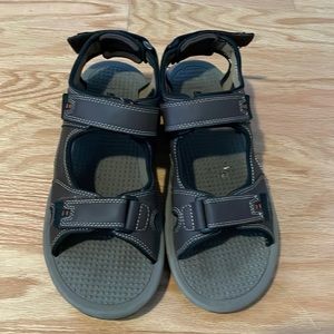 Khombu Men’s sandals